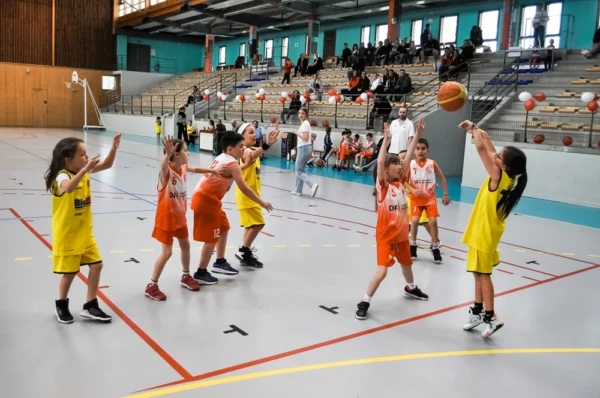 Match de basket lors de la fête de l'école de basket de brioude.